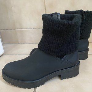 size 7 - LifeStride Black boot with cuff